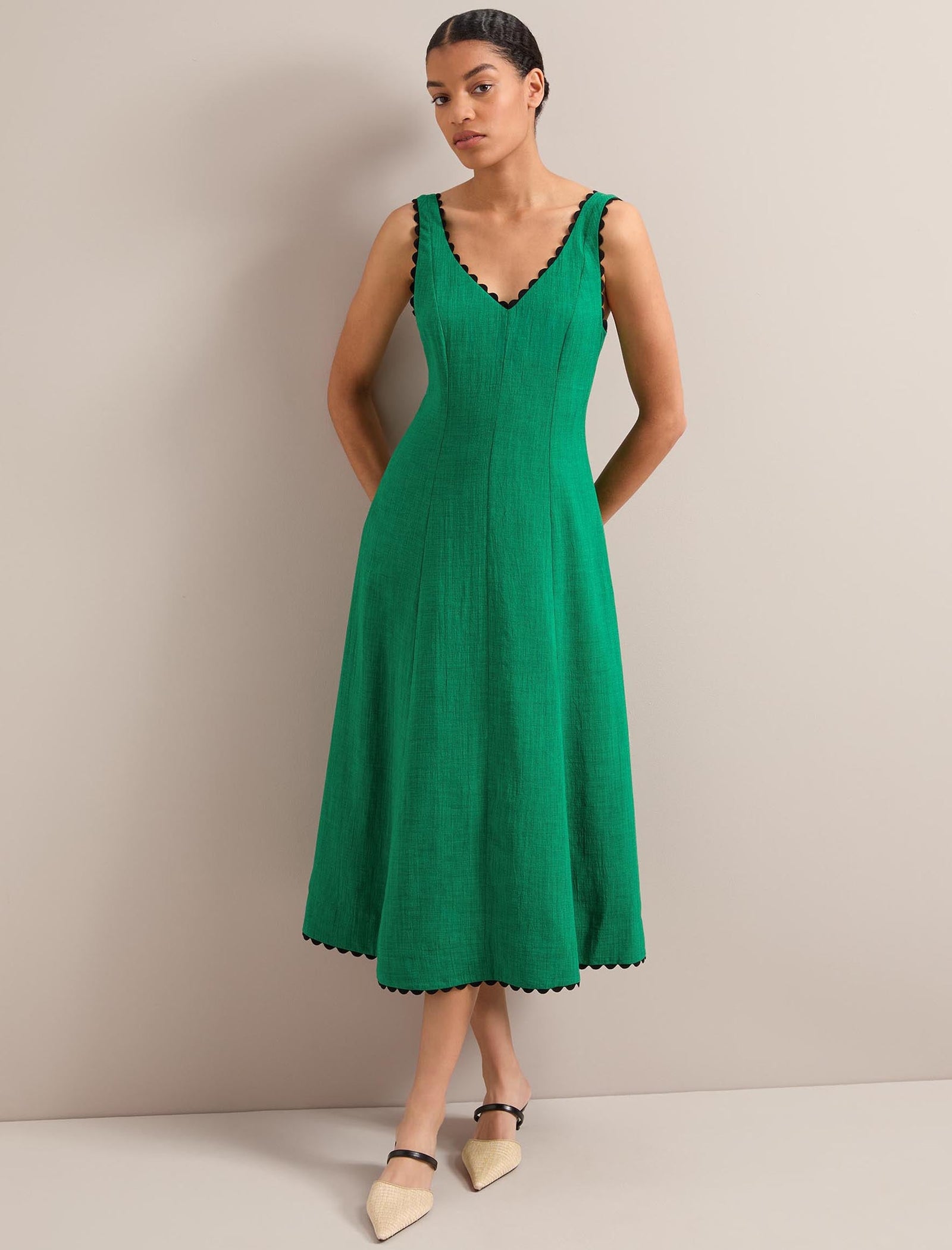 Ava Sleeveless V-Neck Maxi Dress - Emerald Green