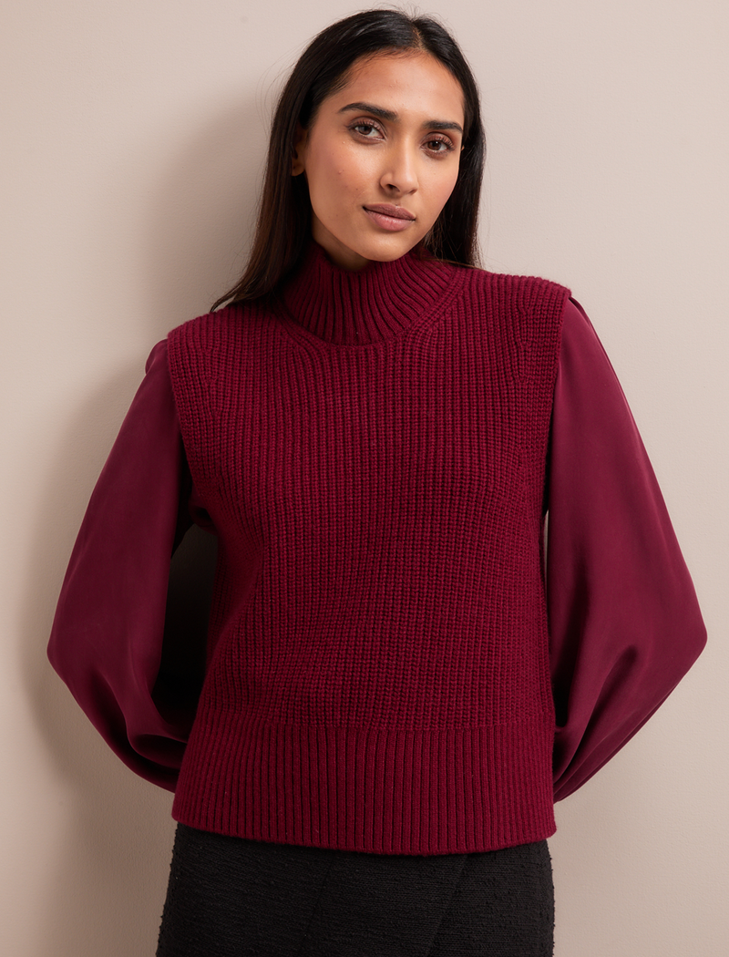 Janie Cashmere Blend Funnel Neck Sleeveless Jumper - Burgundy