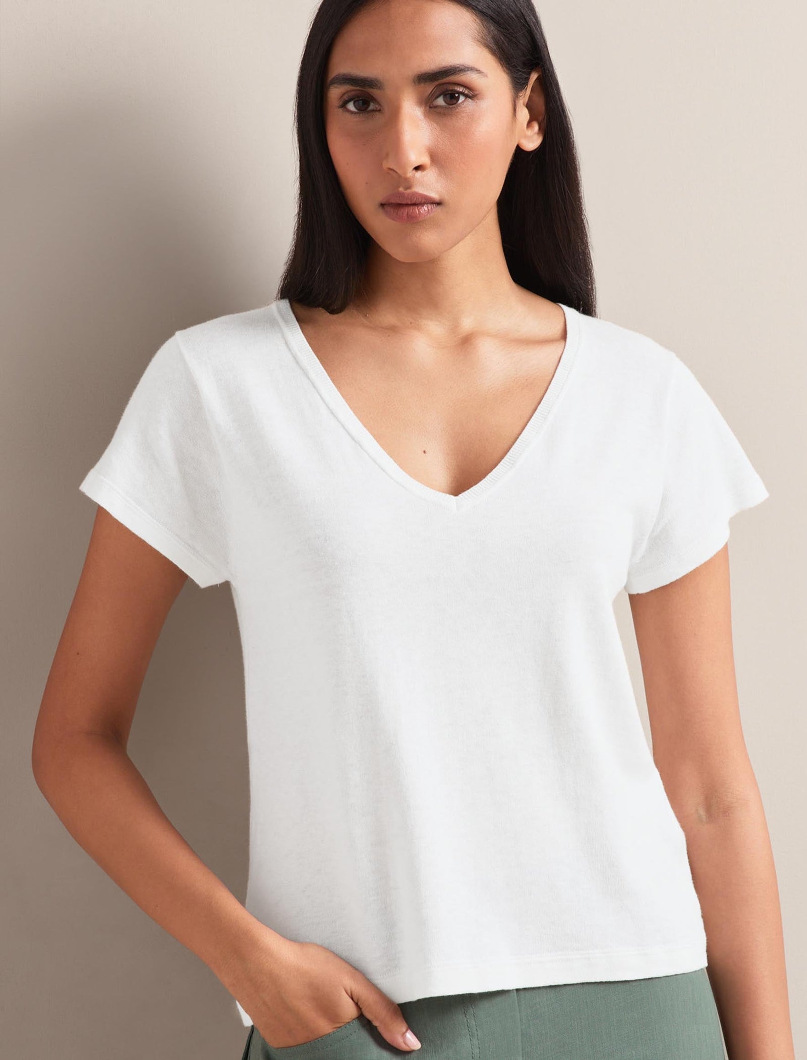 Madison Linen Blend V Neck Knit T-Shirt - White