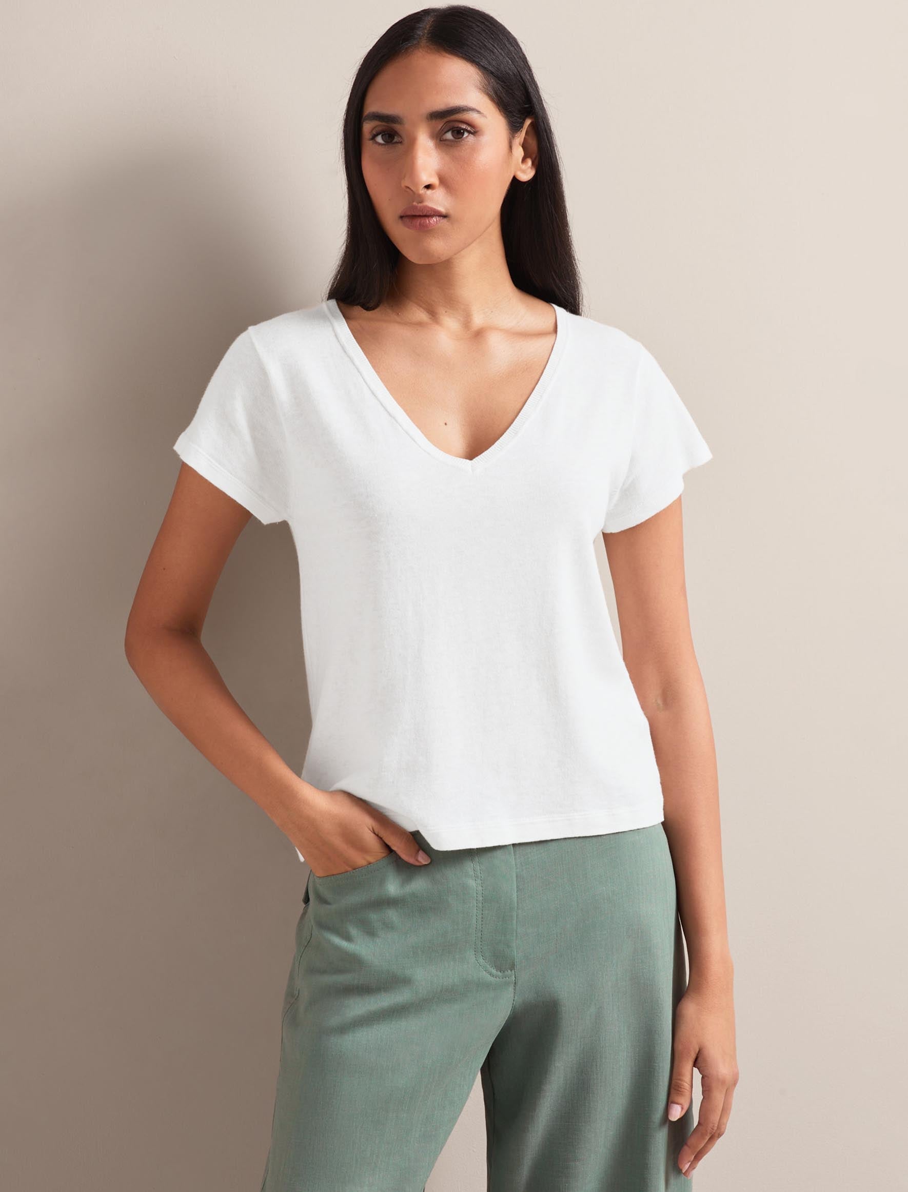 Madison Linen Blend V Neck Knit T-Shirt - White