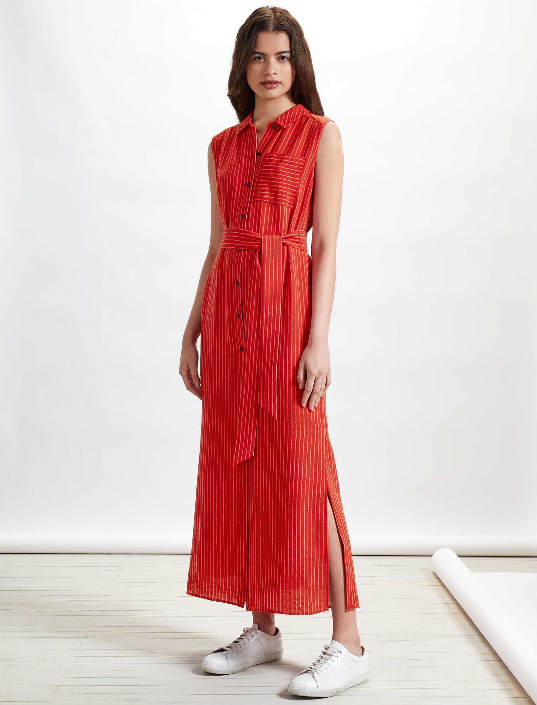 Sleeveless maxi dress with hot sale pockets