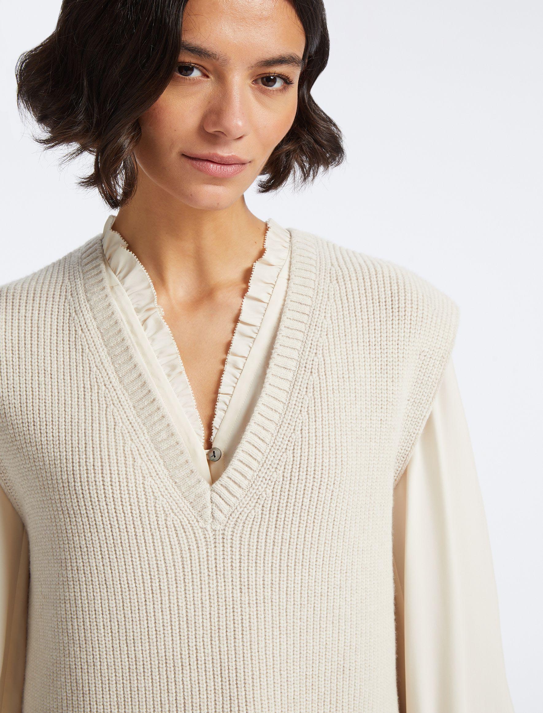 Janice Wool V Neck Sleeveless Jumper in Oatmeal