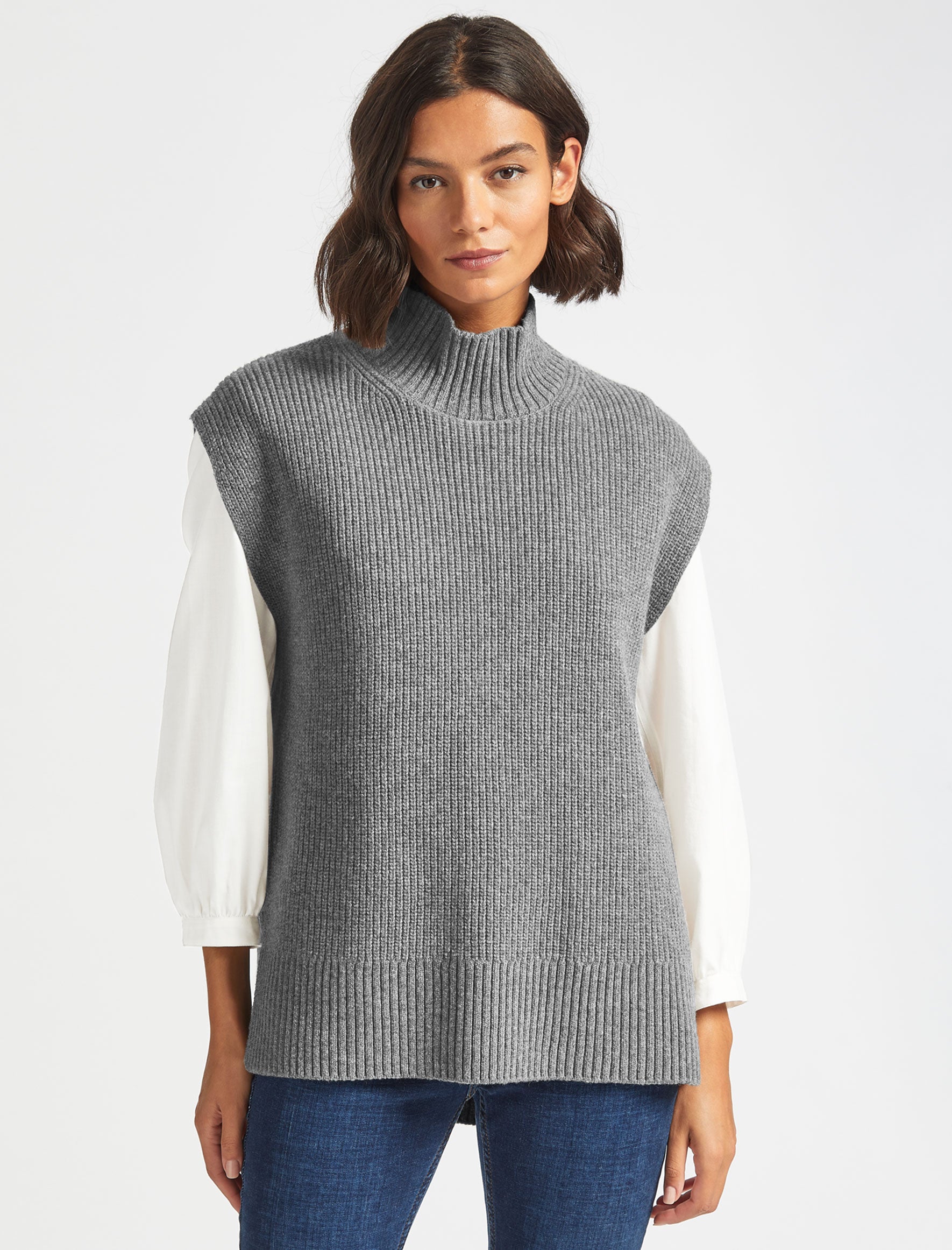 Grey 2025 sleeveless jumper